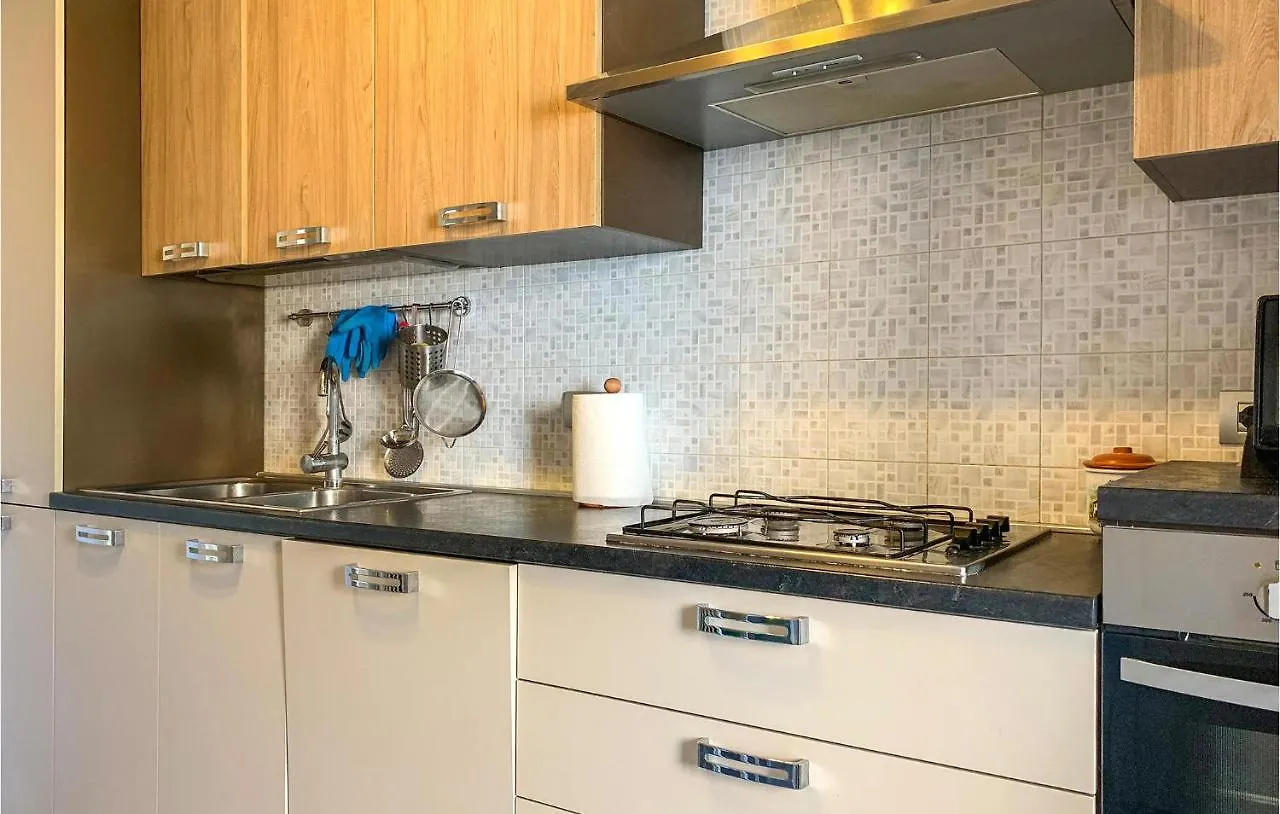Stunning Apartment In Roma With 1 Bedrooms And Wifi