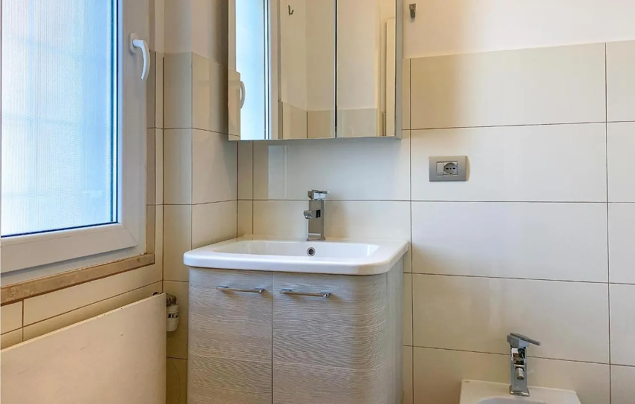 Stunning Apartment In Roma With 1 Bedrooms And Wifi
